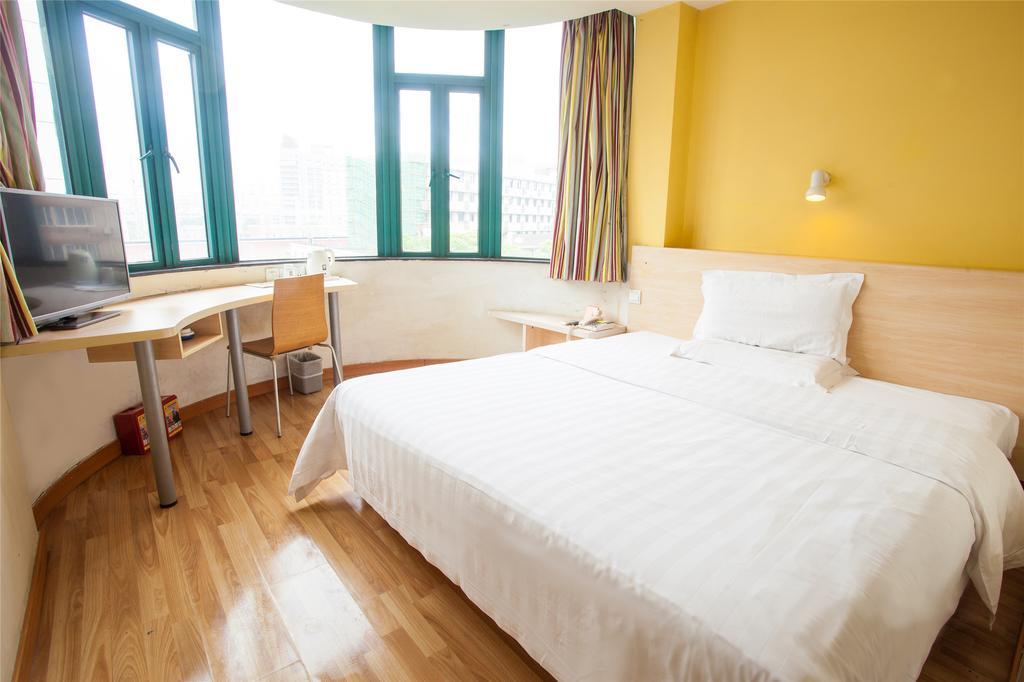 7Days Inn Shanghai Caobao Road Metro Station Room photo